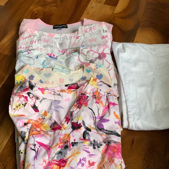 Bundle of pink scrubs - Picture 1 of 7